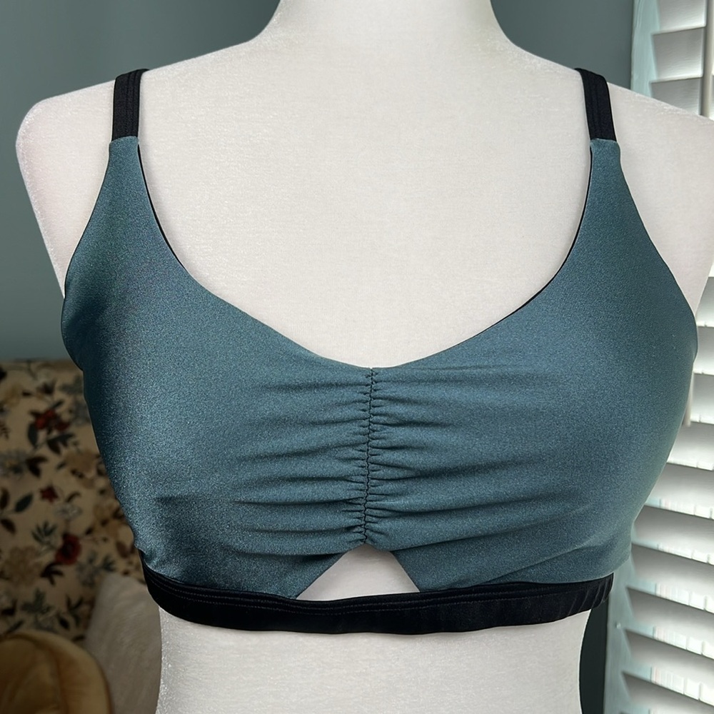 Like new, Shimmy & Sparkle sports bra